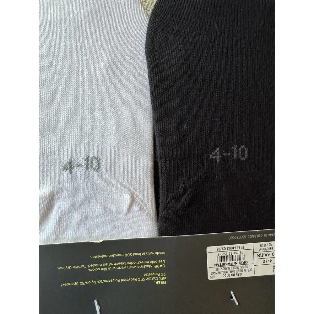 All in Motion Women's 10pk Lightweight Liner Socks Black/White Size 4-10